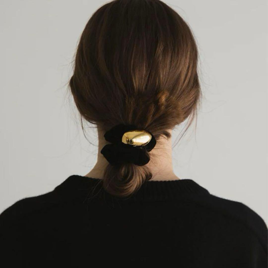 ＜LETICIA＞エッグ ベルベット シュシュ　ブラック