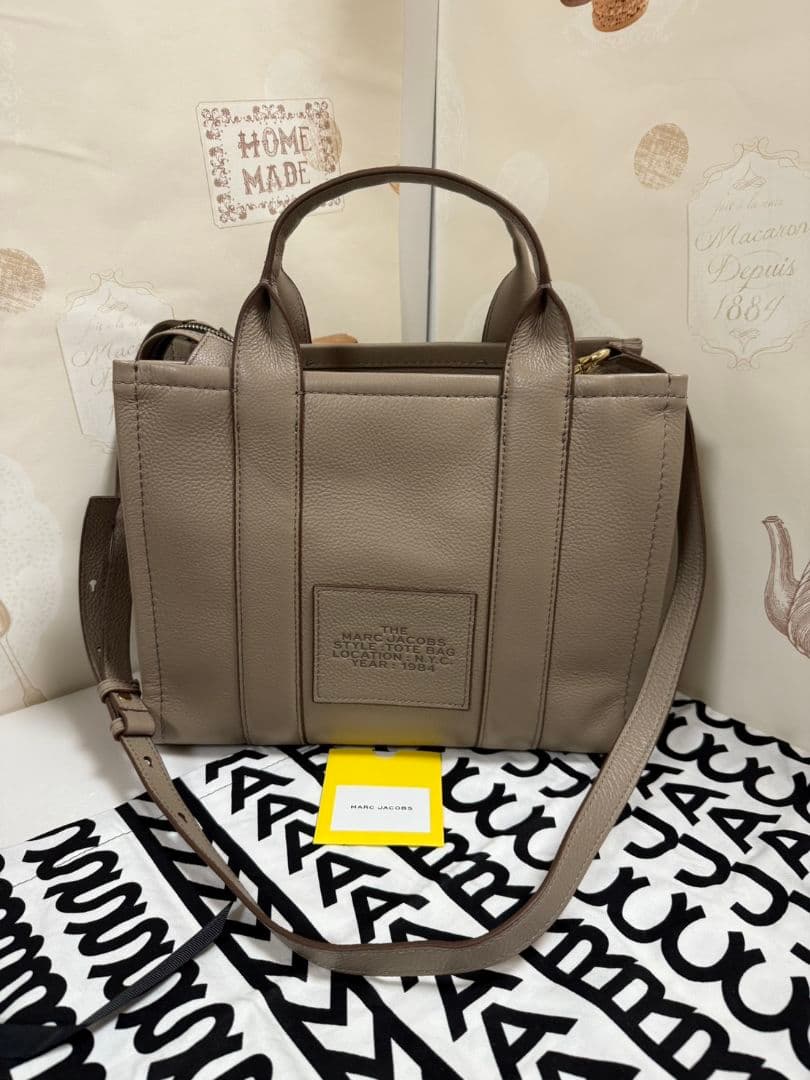 新品未使用✮MARC JACOBS マークジェイコブス トートバッグ ミディアム