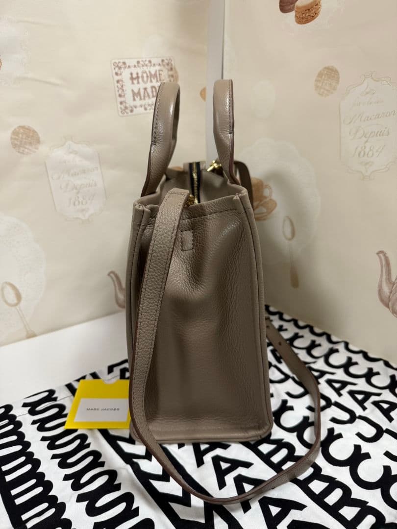 新品未使用✮MARC JACOBS マークジェイコブス トートバッグ ミディアム