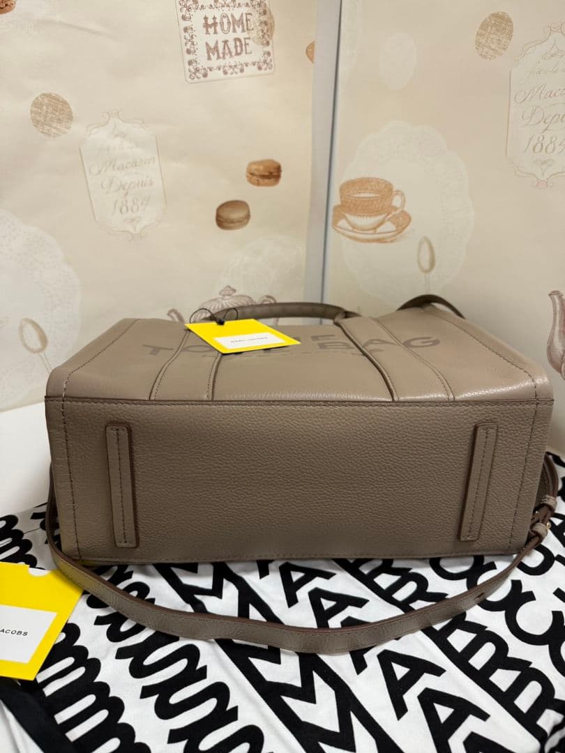 新品未使用✮MARC JACOBS マークジェイコブス トートバッグ ミディアム