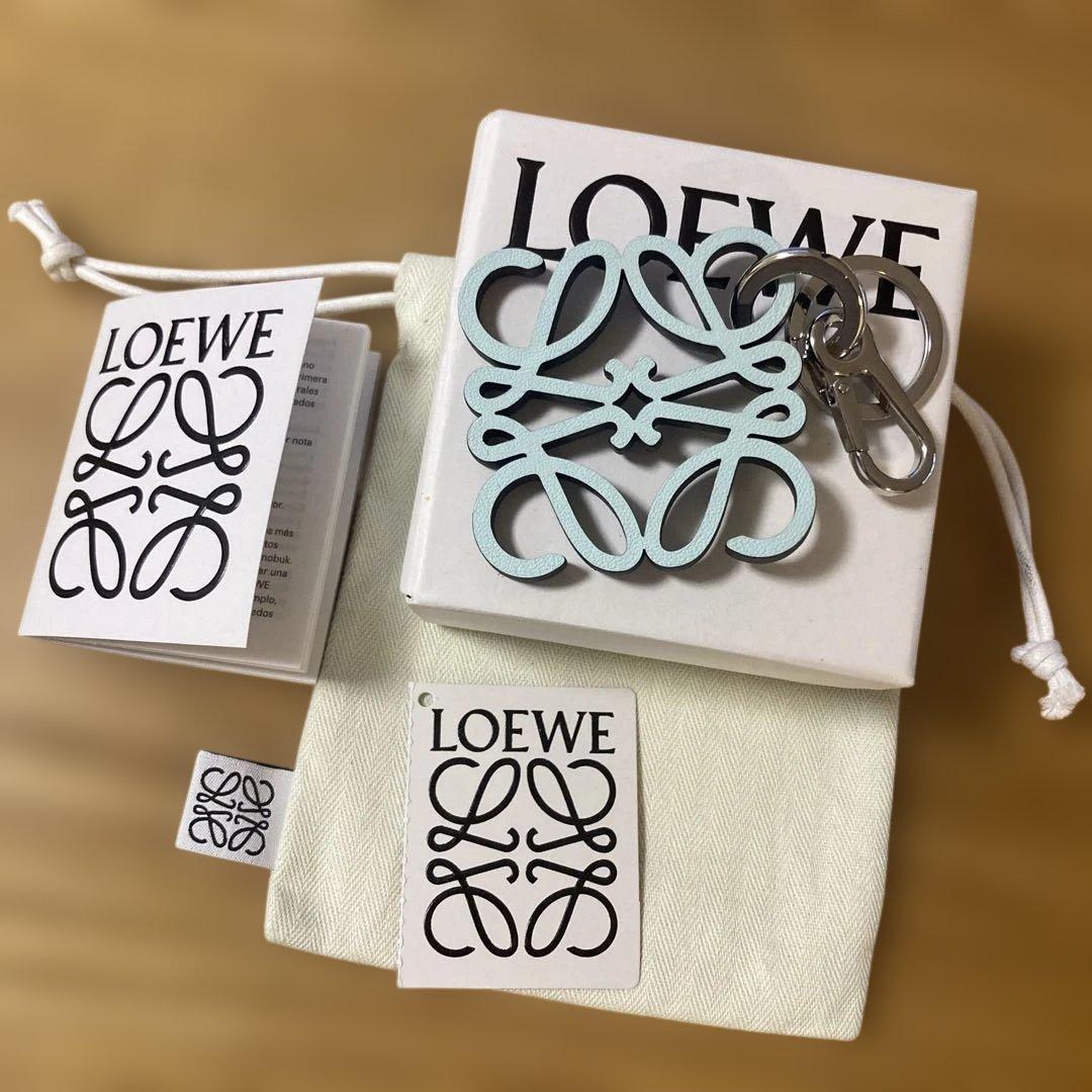 LOEWE レザー キーホルダー グレー 水色