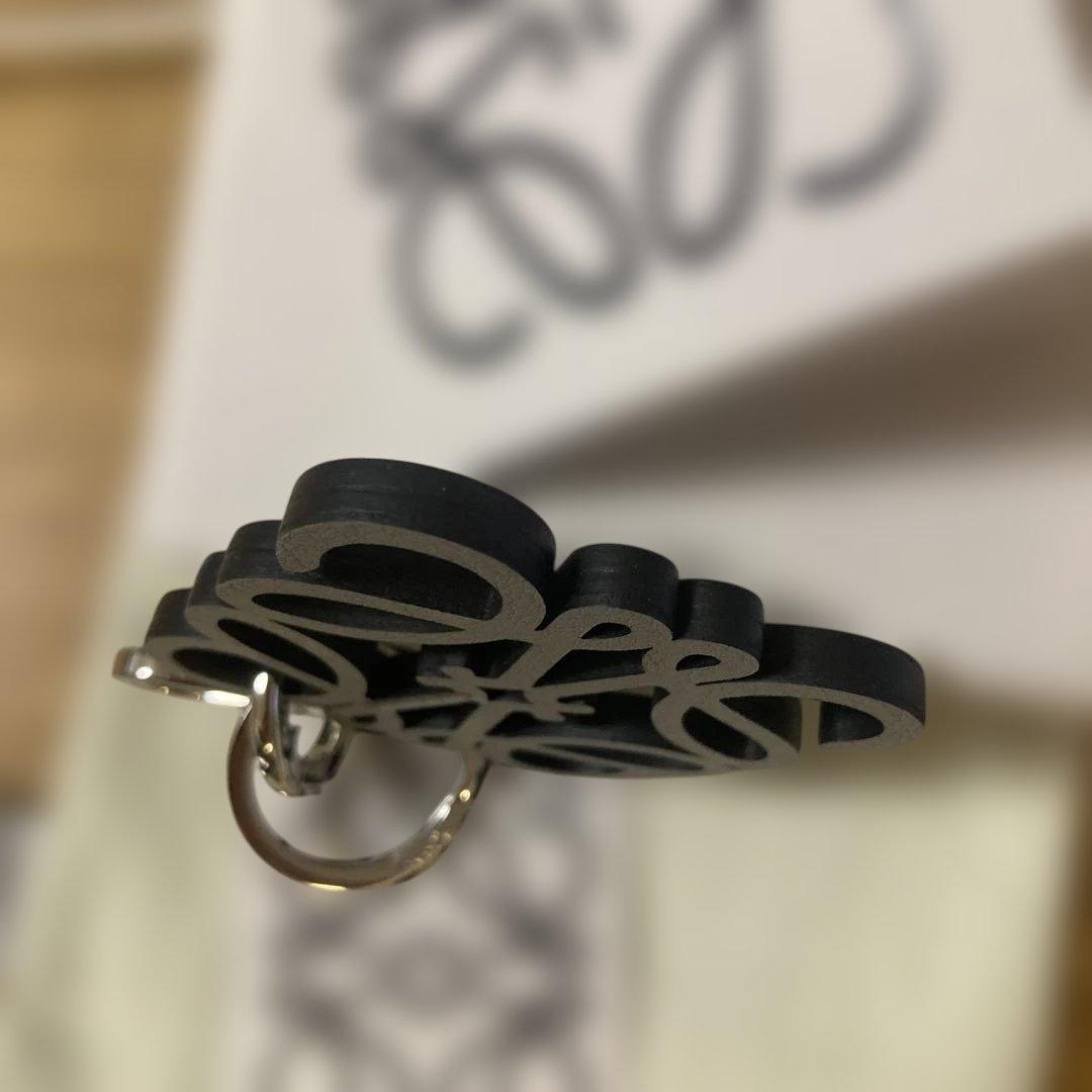LOEWE レザー キーホルダー グレー 水色
