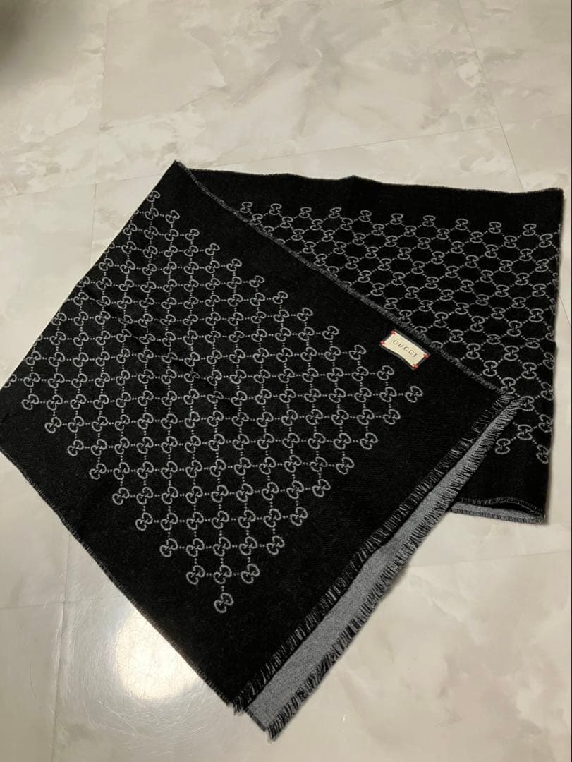 GUCCIロゴパターン マフラー グレー ブラック