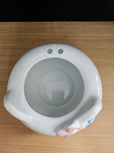 Y【未使用品】ハローキティ陶器製火鉢　フェイス型 　レア