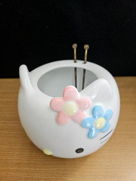 Y【未使用品】ハローキティ陶器製火鉢　フェイス型 　レア