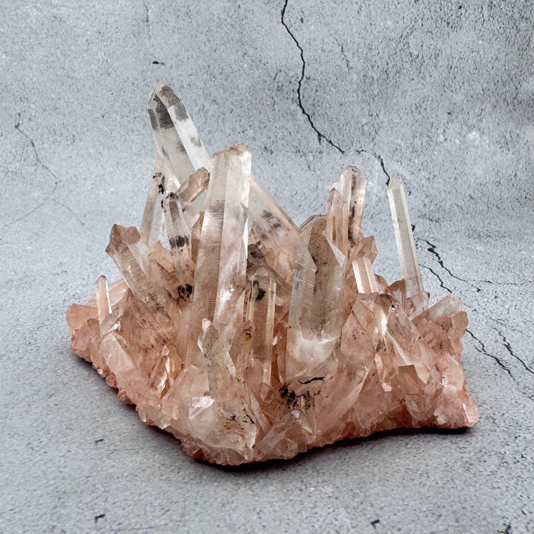 G-156マダガスカル産 オレンジピンククォーツクラスター 天然石　水晶原石