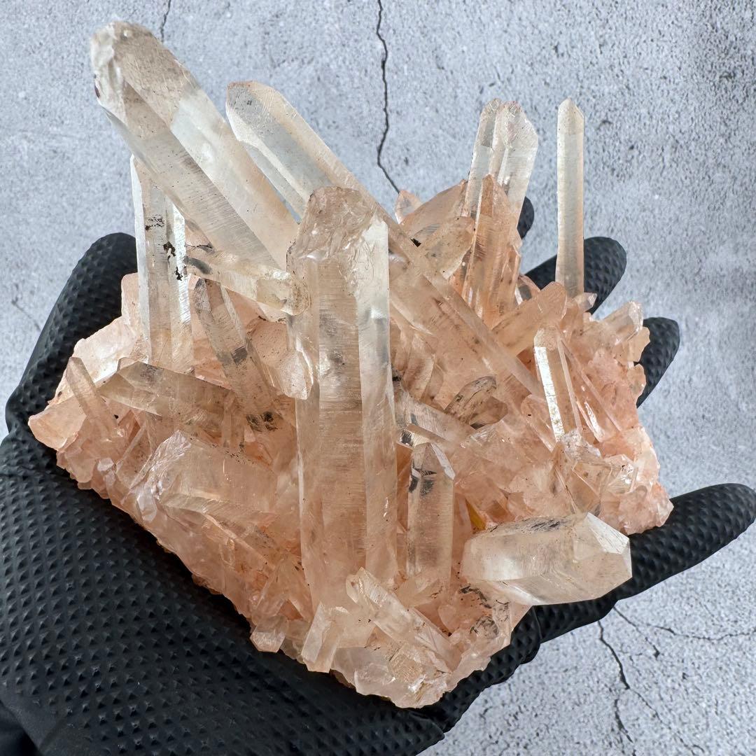 G-156マダガスカル産 オレンジピンククォーツクラスター 天然石　水晶原石