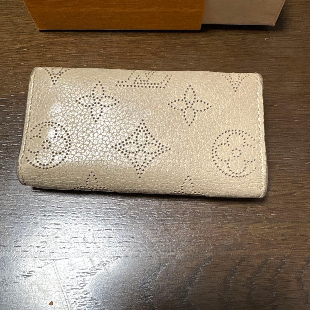 LOUIS VUITTON ベージュ レザー キーケース