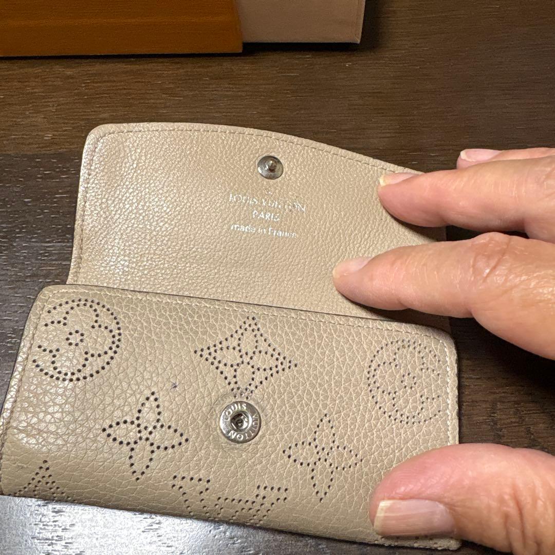 LOUIS VUITTON ベージュ レザー キーケース