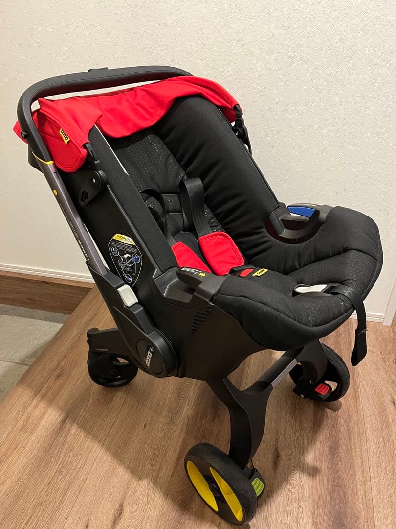 【美品】doona+ ドゥーナ　ベビーカー　チャイルドシート　サンシェードレッド