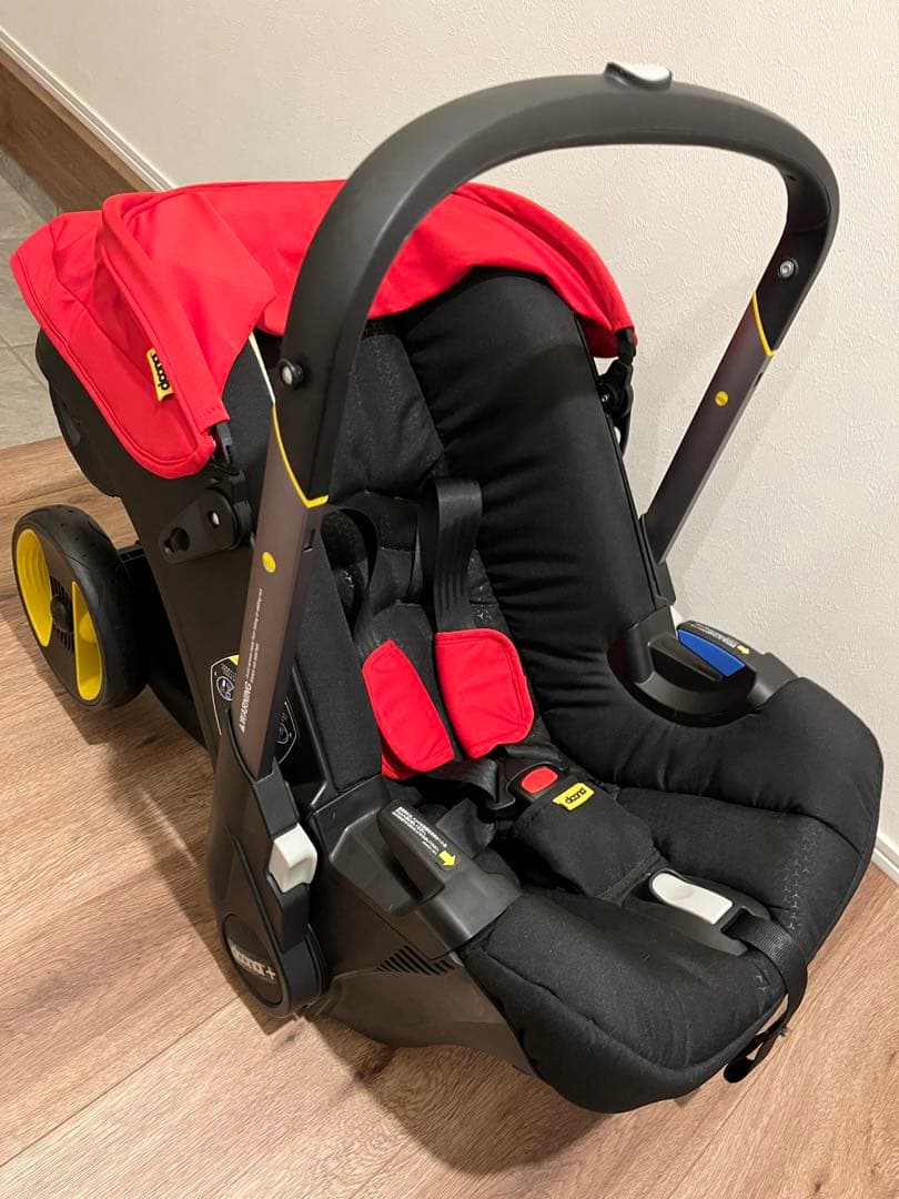 【美品】doona+ ドゥーナ　ベビーカー　チャイルドシート　サンシェードレッド
