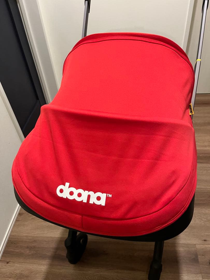 【美品】doona+ ドゥーナ　ベビーカー　チャイルドシート　サンシェードレッド