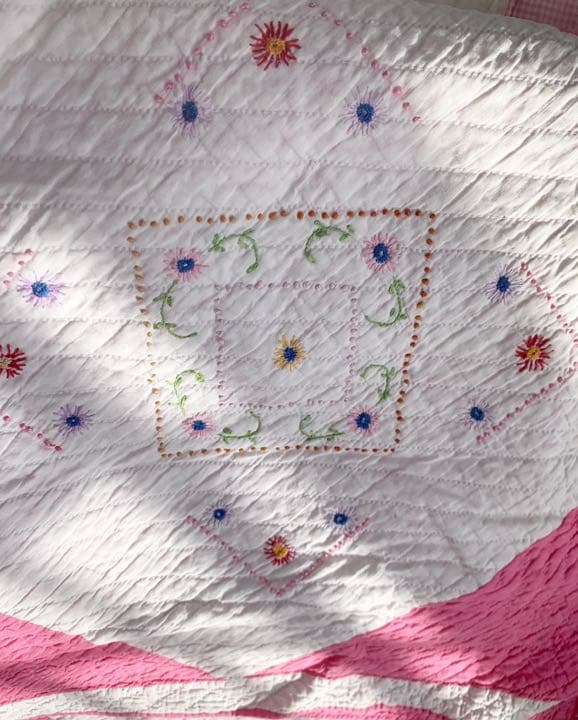 アンティーク　パッチワーク　キルト  手刺繍　ピンク　花　アメリカ