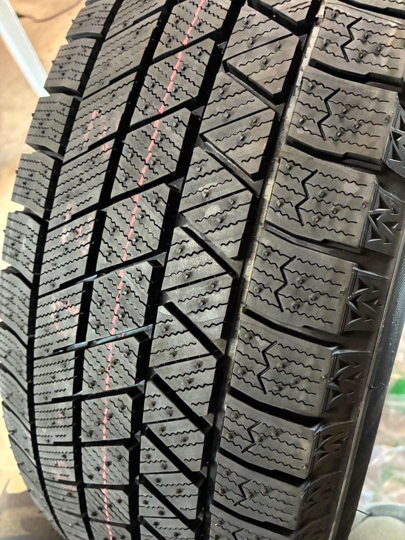 BLIZZAK VRX3 インチ スタッドレスタイヤ　195 65R 15