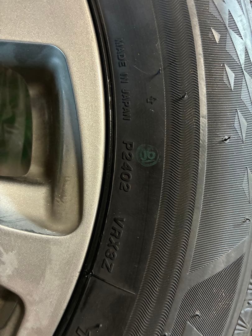 BLIZZAK VRX3 インチ スタッドレスタイヤ　195 65R 15