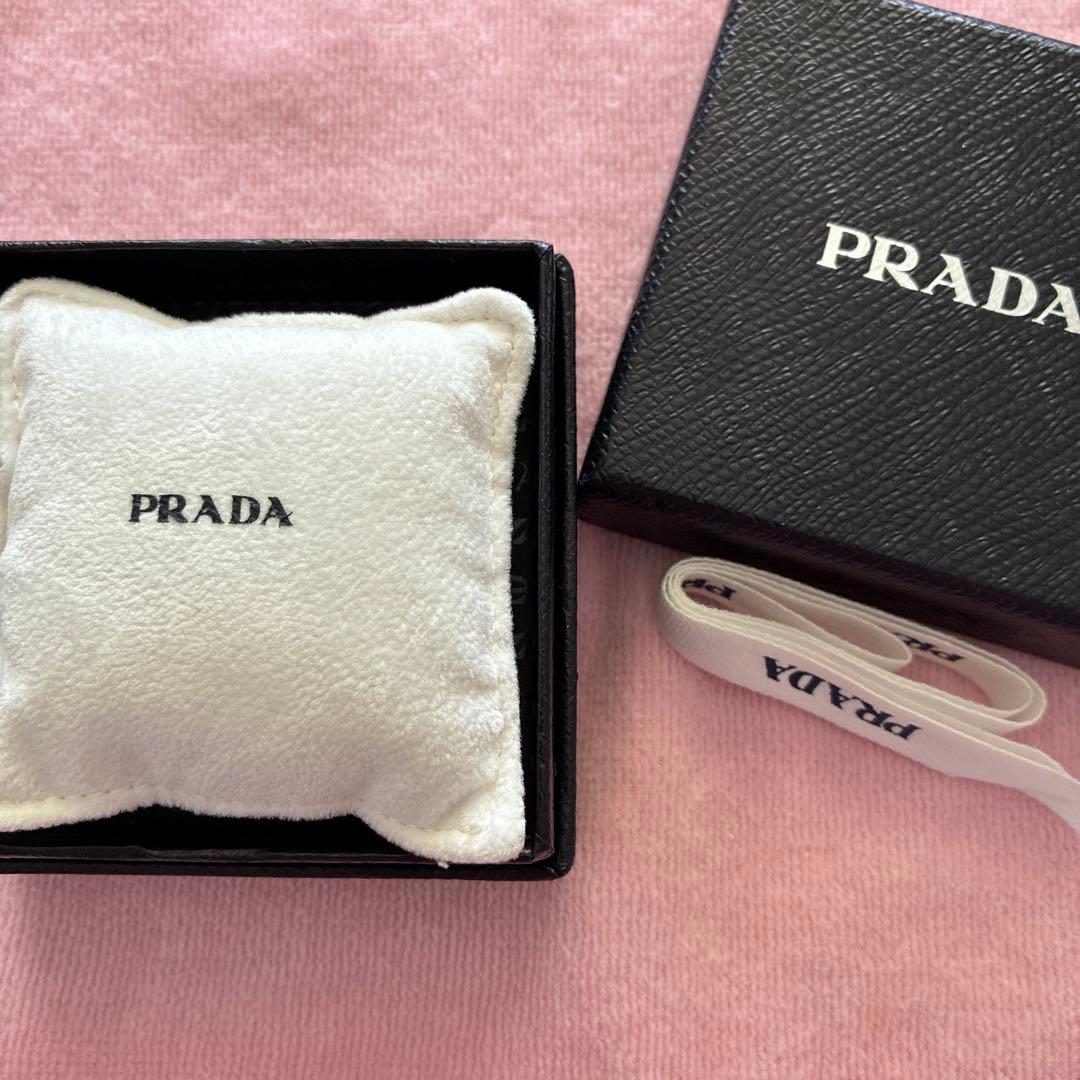 PRADA プラダ猫型キーリング　キーホルダー　チャーム