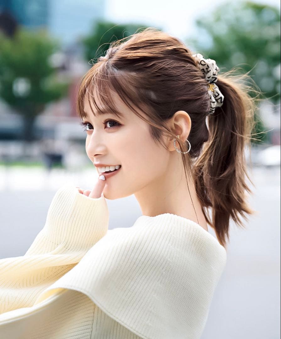セリーヌ　シュシュ　ヘアゴム　モノグラム　美品　正規品