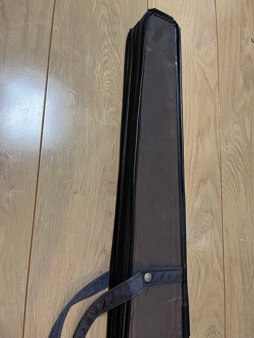 コントラバスカーボン弓　黒毛　ノーブランドケース付