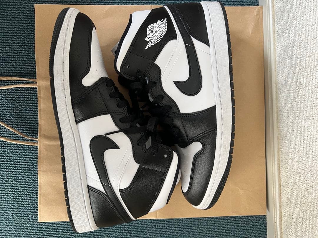 NIKE AIR JORDAN 1 MID ブラック ホワイト 28.5cm
