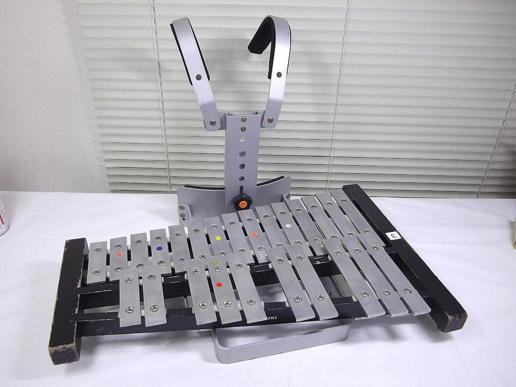 マーチンググロッケン 鉄琴 スズキMG-25L　小中学用ホルダー 子供用