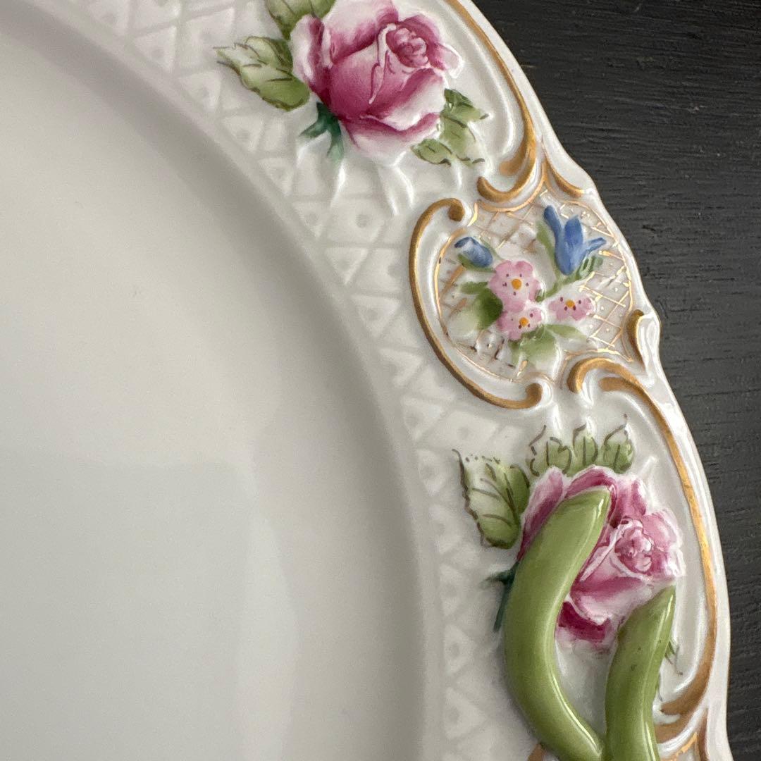 再値下げ！美品❗️立体的な花の絵柄の大皿 ルーマニア製