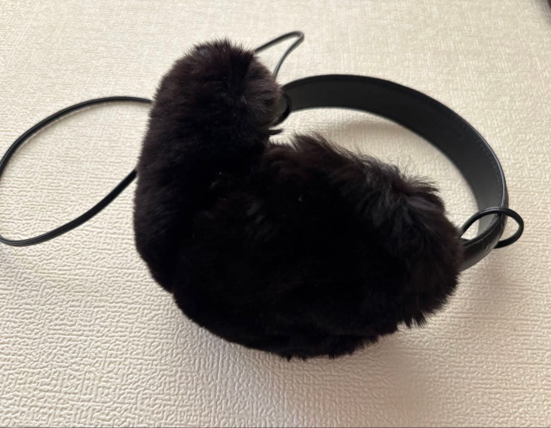 美品 GUCCI ブラックファーイヤーマフ 収納袋付き