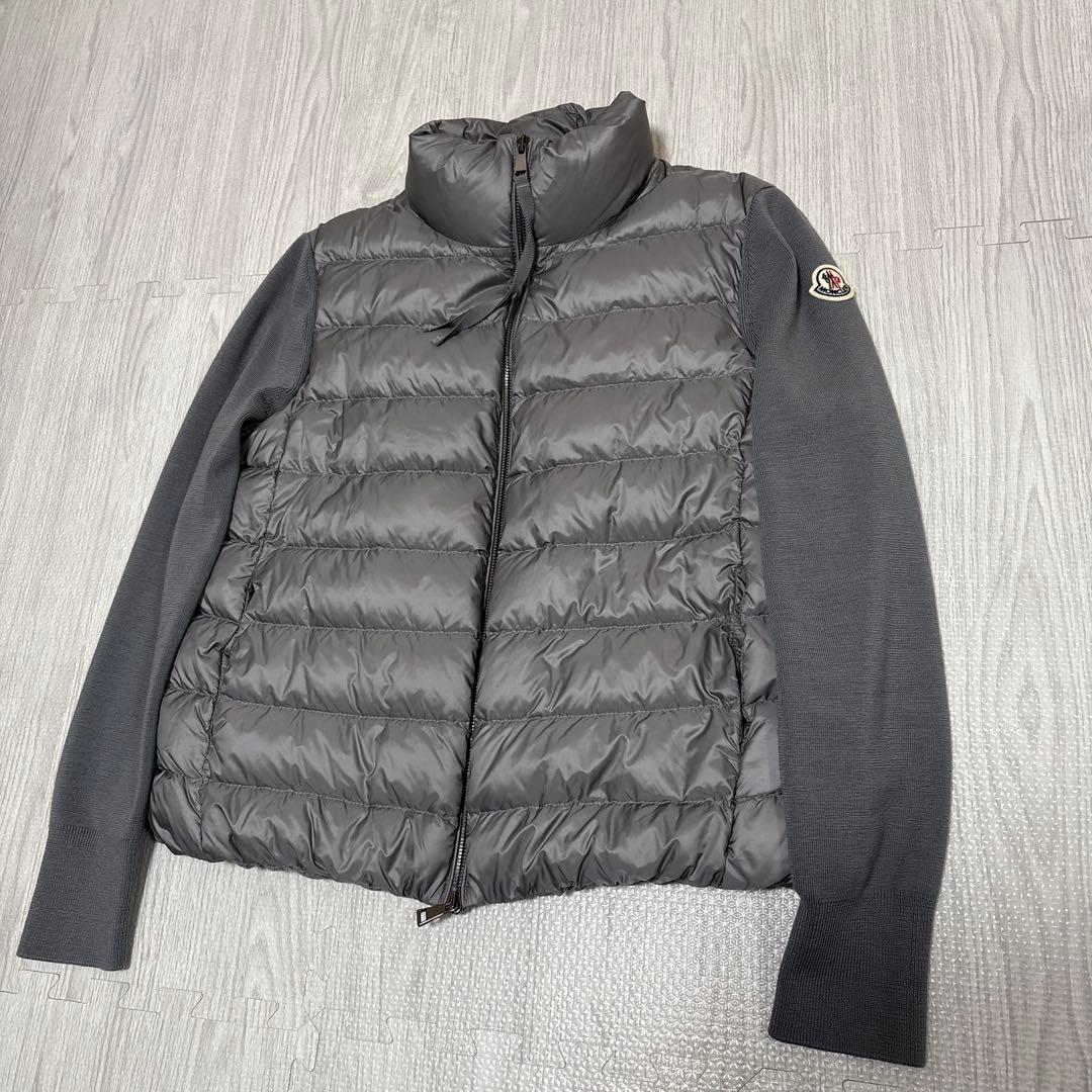 ぐー…。 MONCLER グレー ダウンジャケット