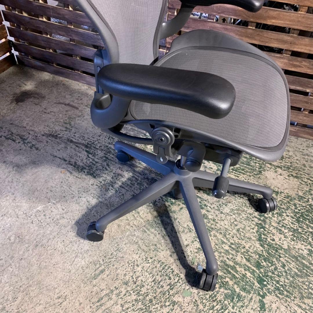 K F751\"　Herman Miller　アーロンチェア　リマスタード　ライト