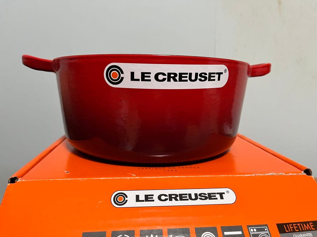 未使用 ル・クルーゼ ココット・ロンド 22 cm チェリーレッド