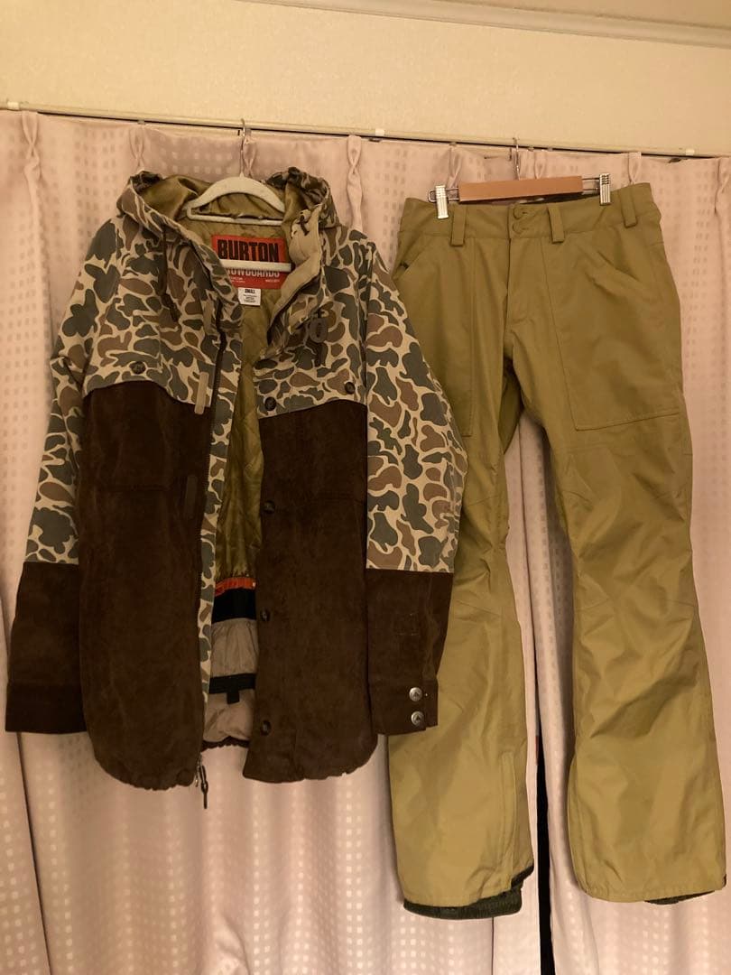 Burton バートン✴︎上下セット✴︎スノーボードウェア　✴︎カモフラ迷彩