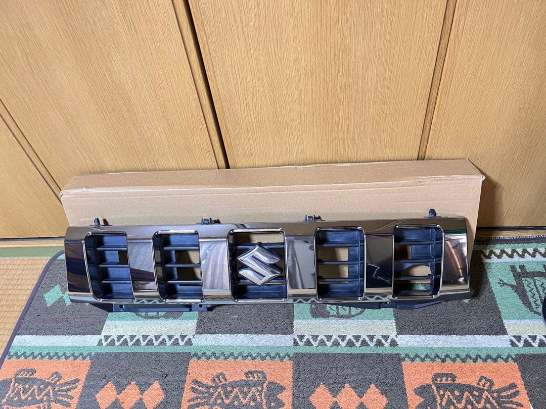 スズキJB23ジムニー　ランドベンチャー10型純正メッキグリル