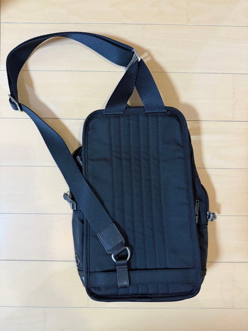 TUMI ボディバッグ ブラックxブラウン