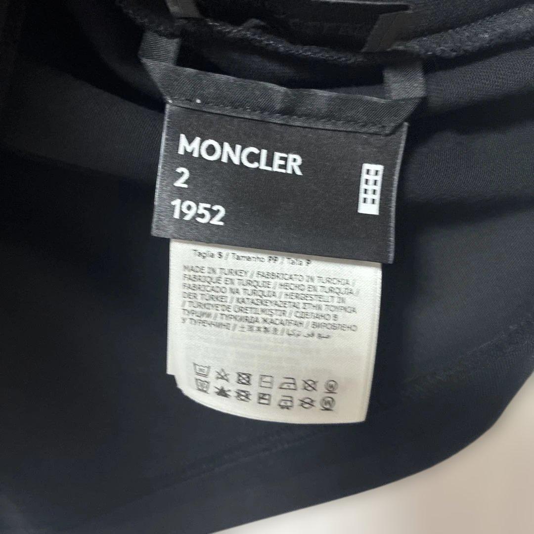 MONCLER 1952 ブラックTシャツ