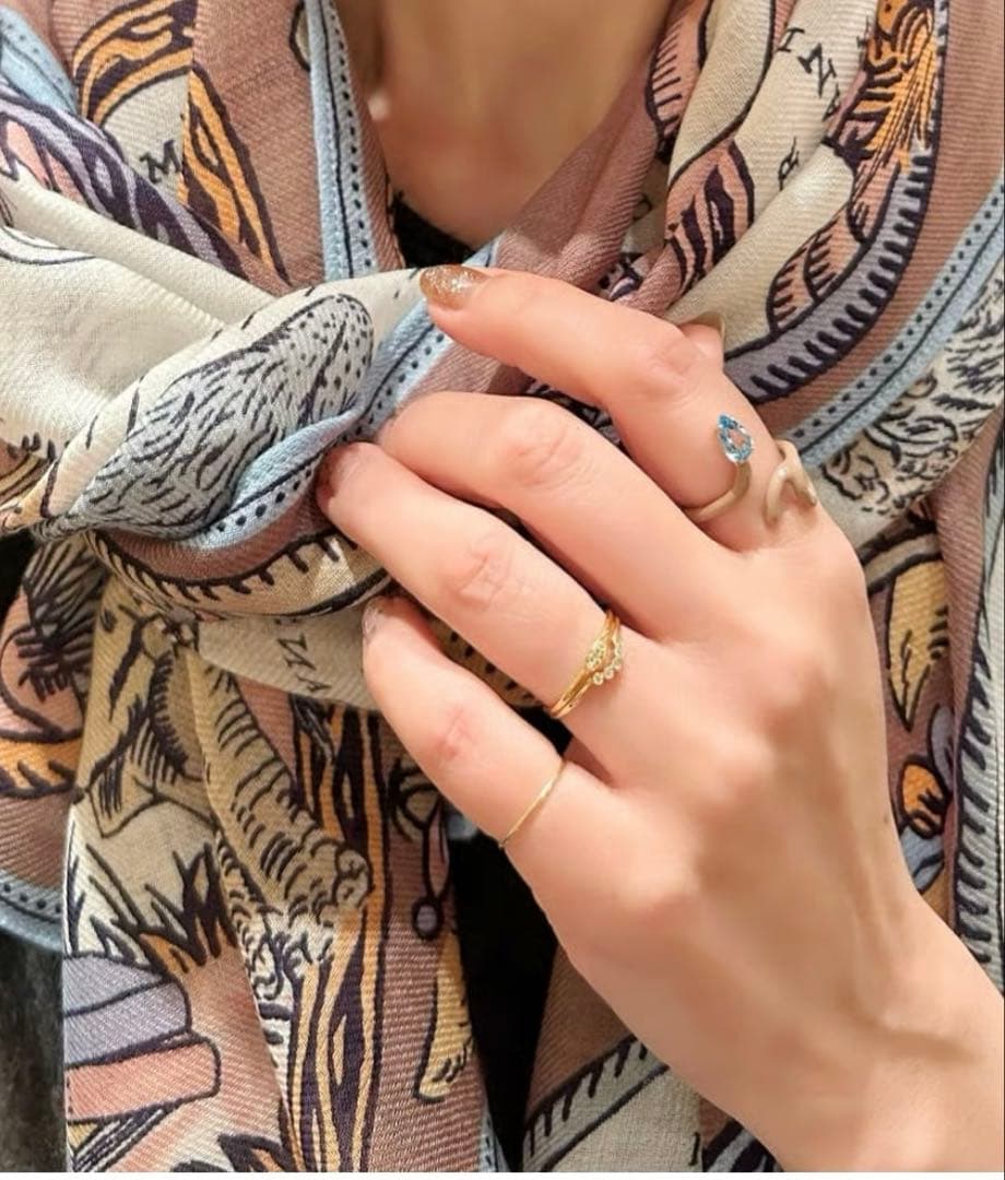 アクセサリー Baby Vine Tendril Ring - Warm Taupe