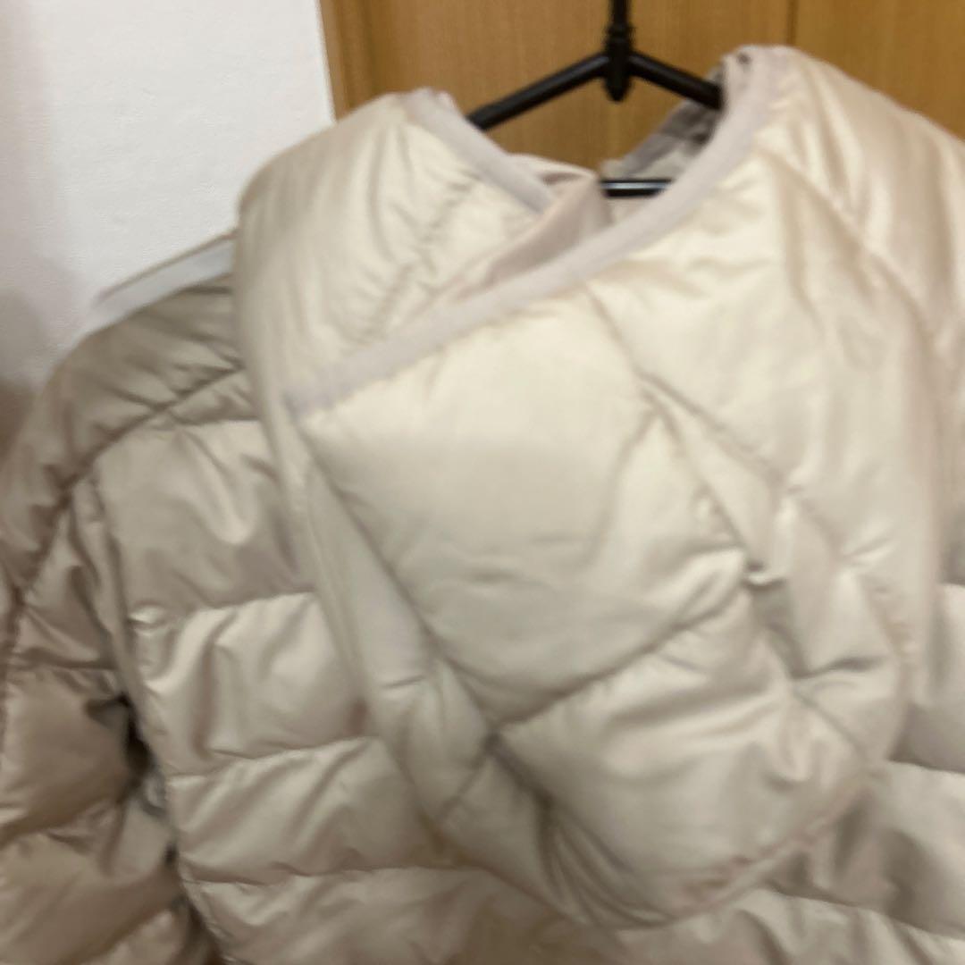 adidasダウン＆フェザー腰丈ベージュM〜L定価17.000円30分着用のみ