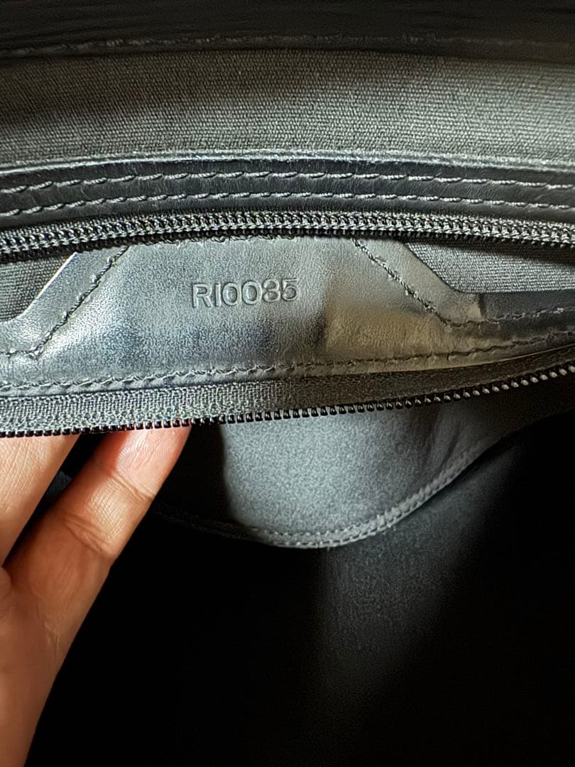 ルイヴィトン エピ サックプラ PM トートバッグ ブラック