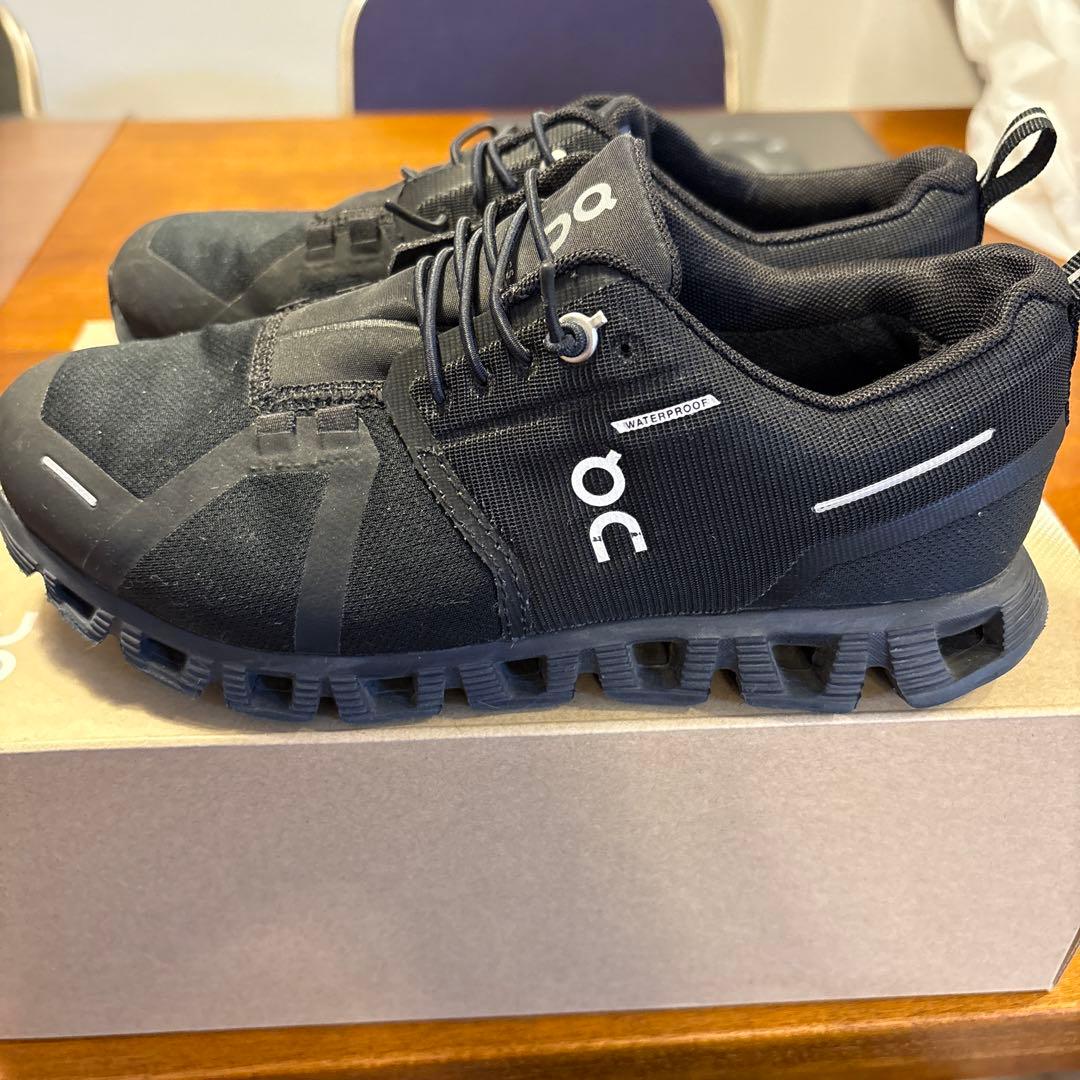 on Cloud 5 Waterproof オールブラック 6.5W