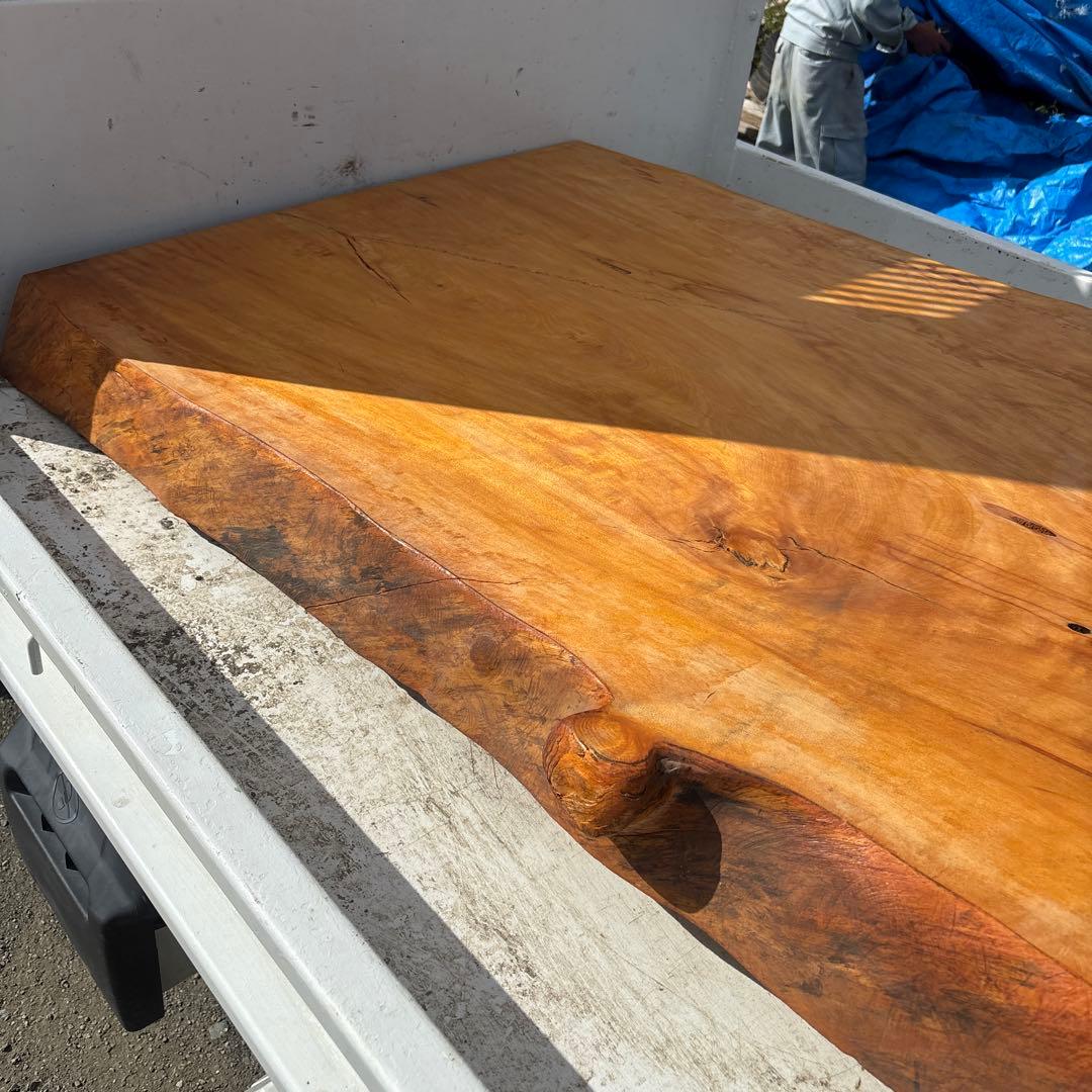 一枚板　無垢材 ダイニングテーブル 約200cm x 90cm トチノキ