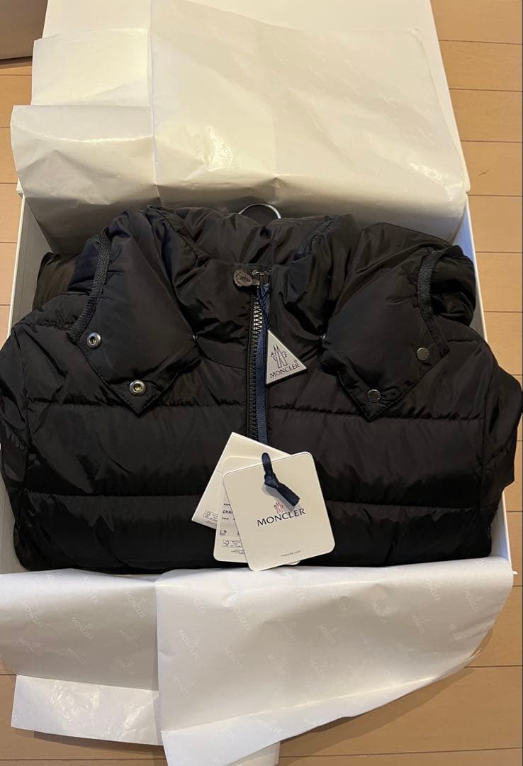 【新品未使用品！】モンクレール　シャーパル　14A ブラック 正規店で購入！