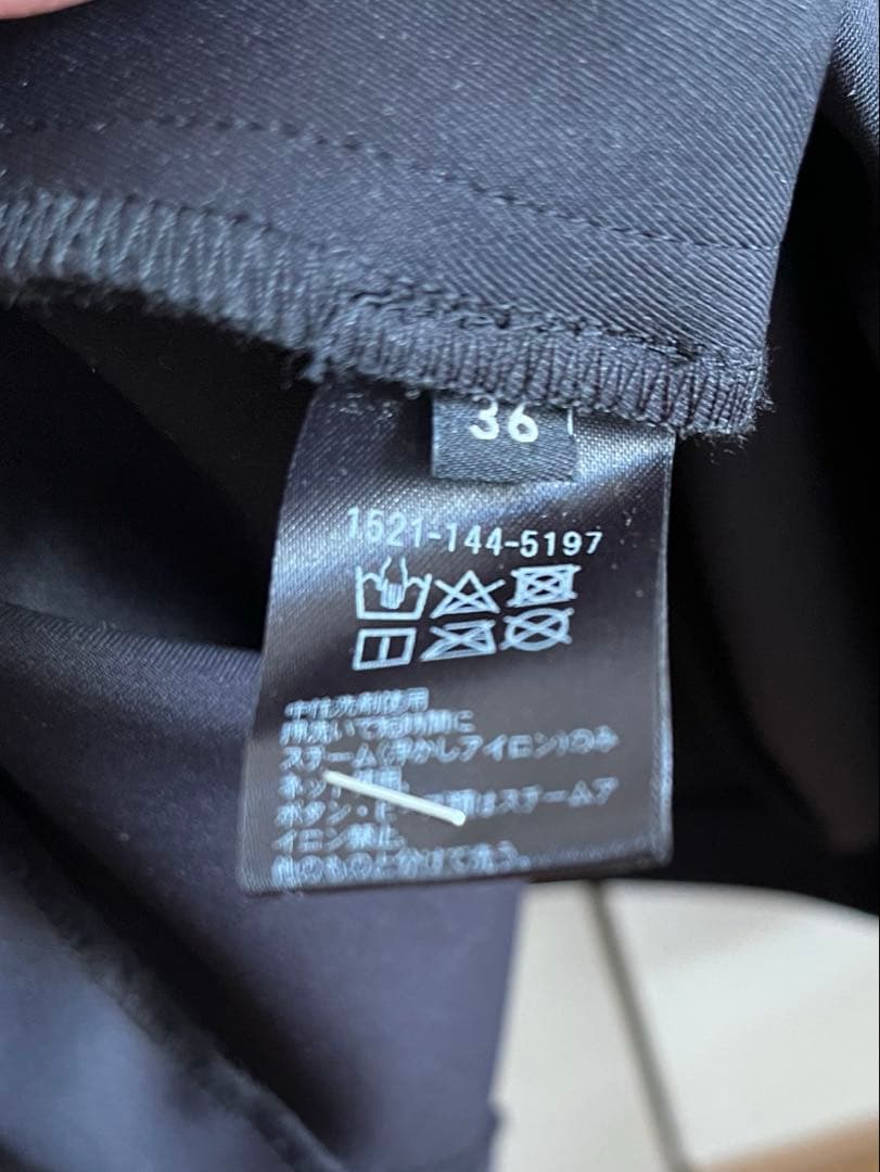 美品UNITED ARROWS SPONGY パールモチーフブラウス　ブラック