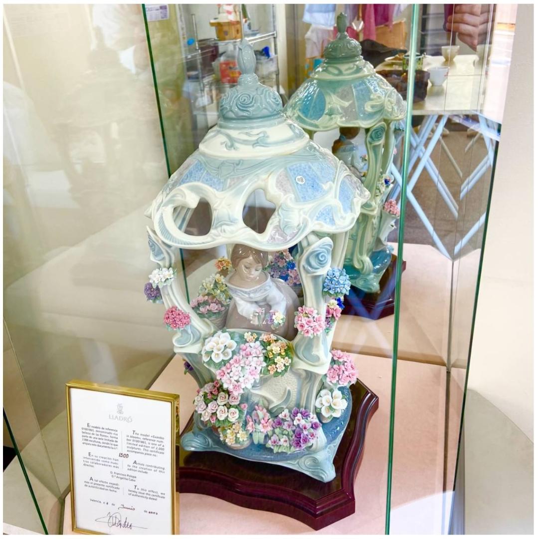 引取限定！リヤドロ LLADRO お花に囲まれて 2000体限定 ガラスケース付