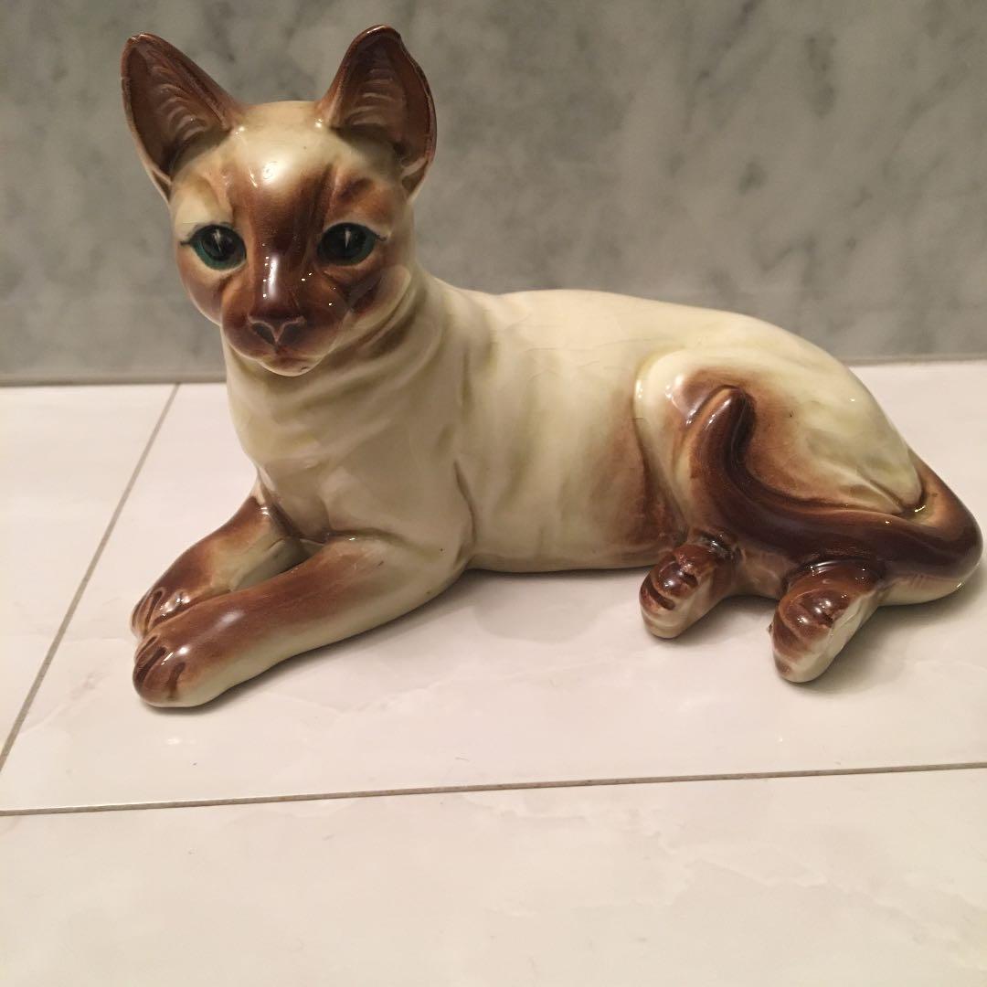 1980年代ビンテージ　手描きによる美しい瞳の猫ちゃんの陶器オブジェ