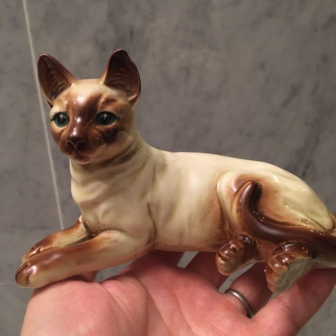 1980年代ビンテージ　手描きによる美しい瞳の猫ちゃんの陶器オブジェ