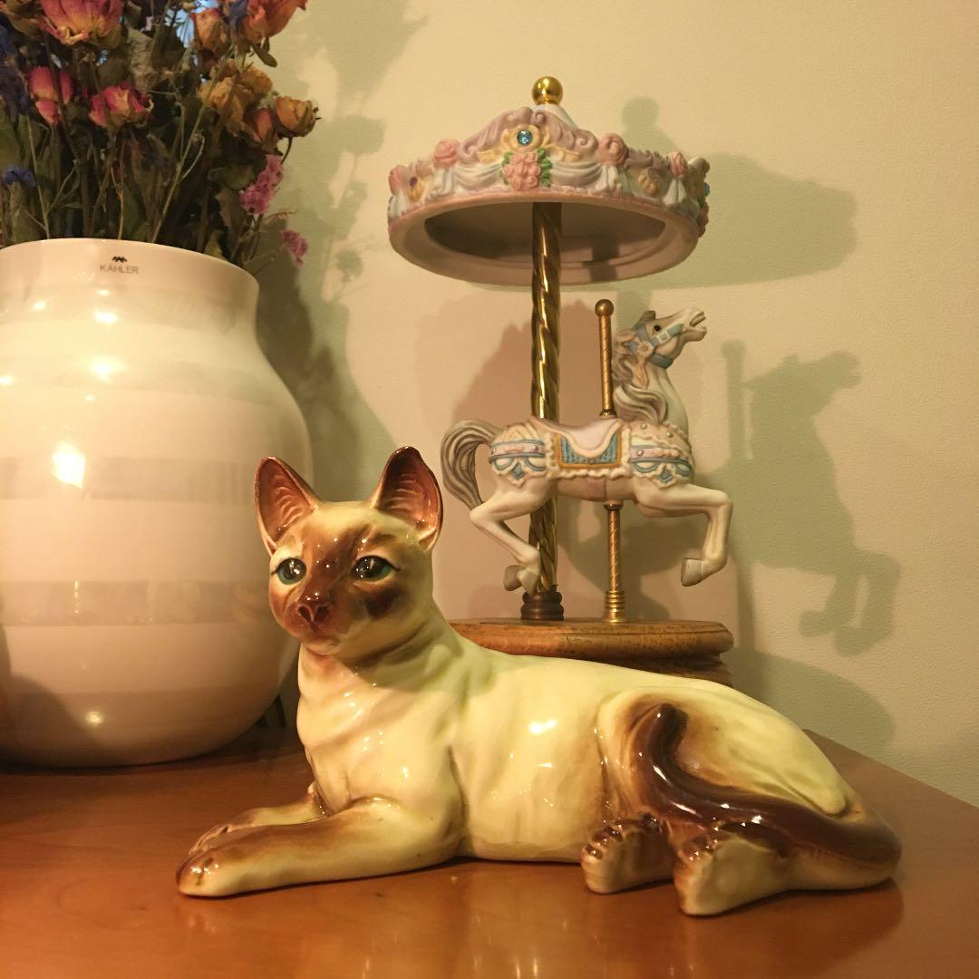1980年代ビンテージ　手描きによる美しい瞳の猫ちゃんの陶器オブジェ
