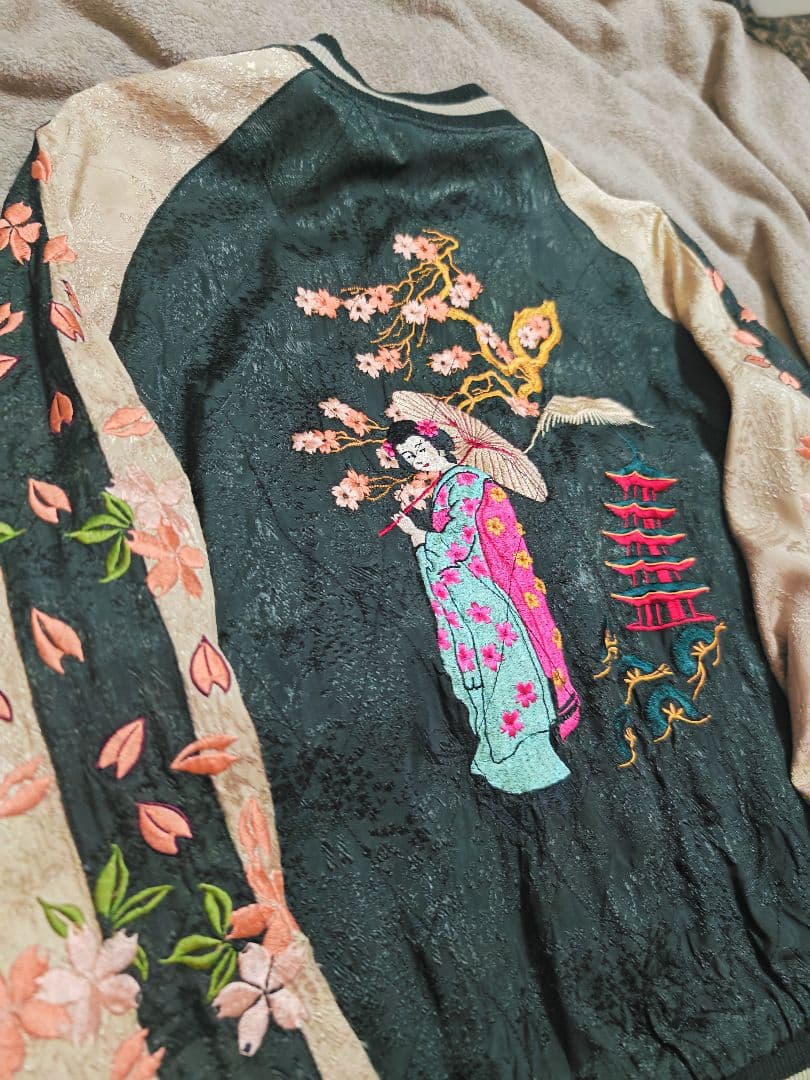 百花繚乱 スカジャン 日本限定　レーヨン 桜刺繍 unisex