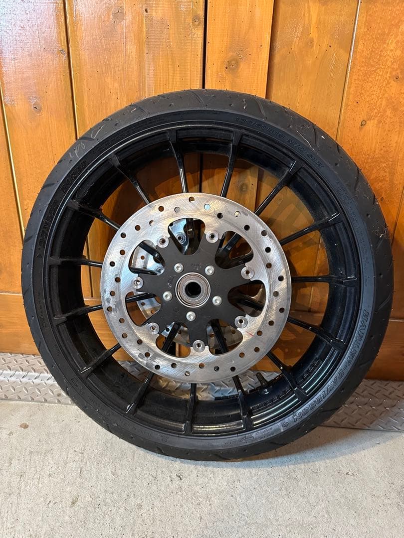 2019FLHXS(ストリートグライドスペシャル)前輪タイヤホイール