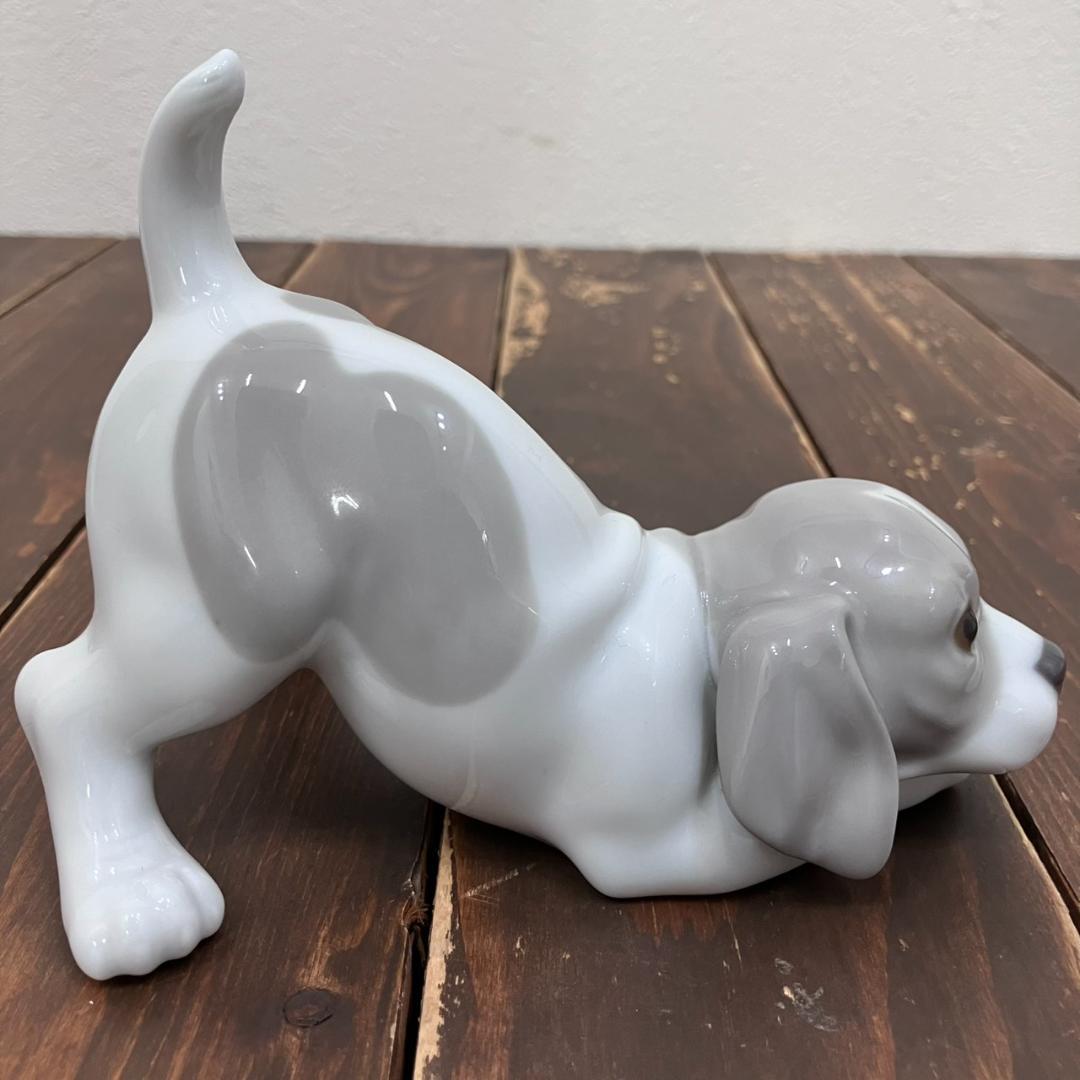 リヤドロ　LLADRO　むじゃきなビーグル　おしりを立てて　陶器　置物