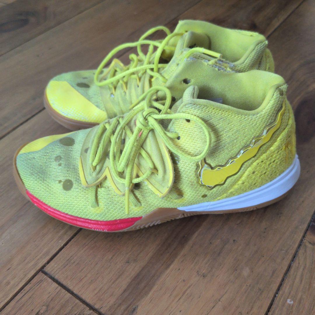 Nike　カイリースポンジボブ　イエロー