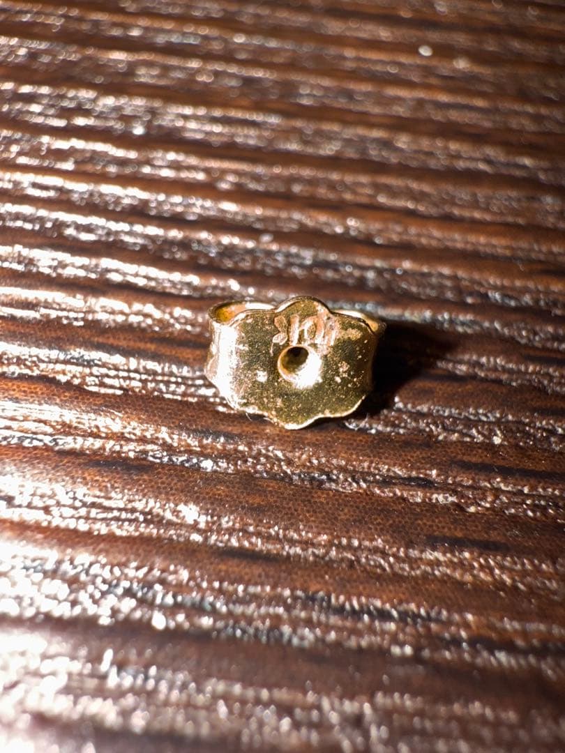 （アヴァランチ） 10k ダイアモンド ピアス 片耳