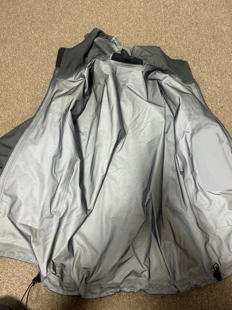 ハギ　ARC'TERYX マウンテンパーカー XS グレー　BETA LT